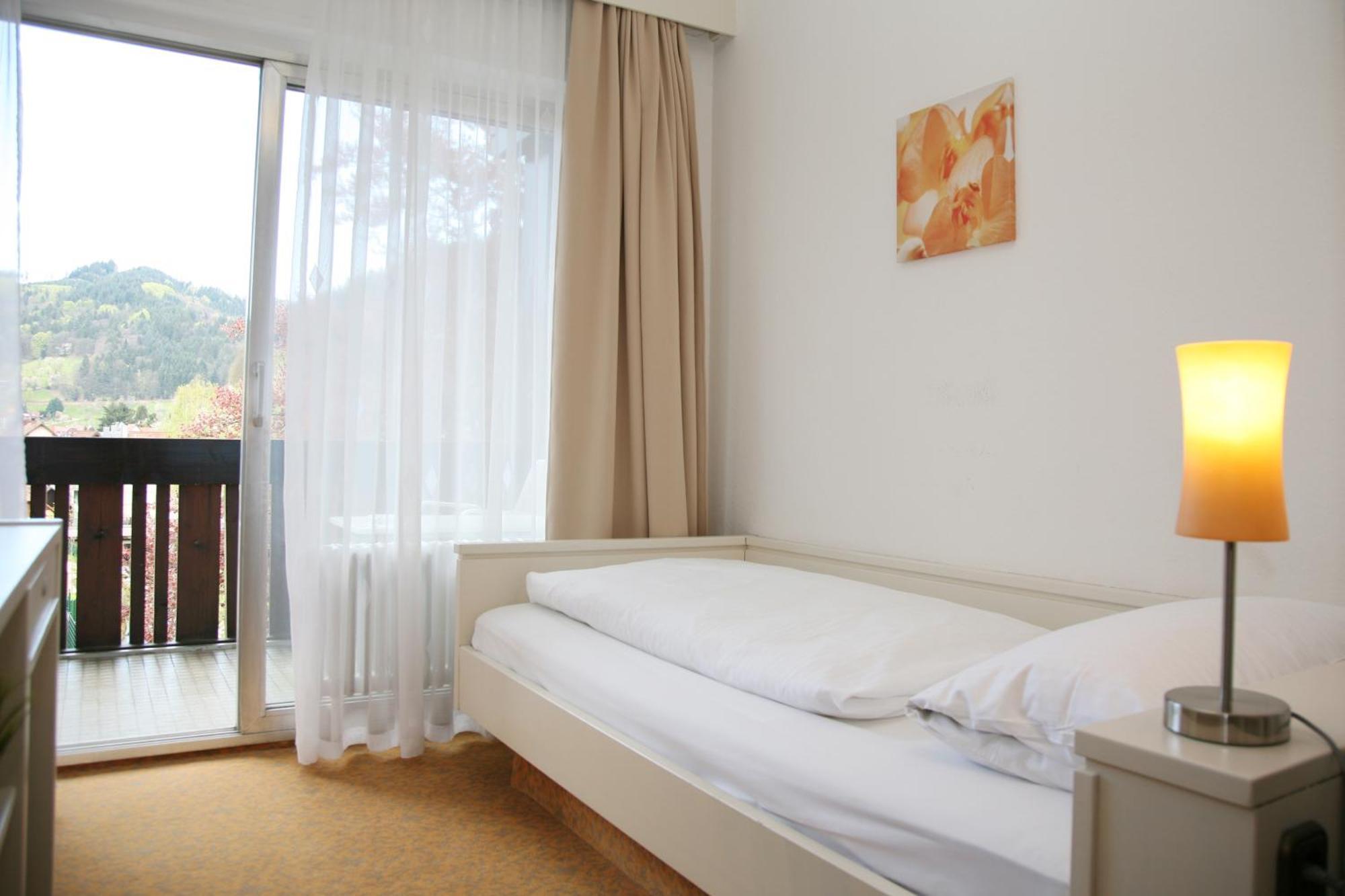 Ottenhofen im Schwarzwald Hotel Pflug חדר תמונה