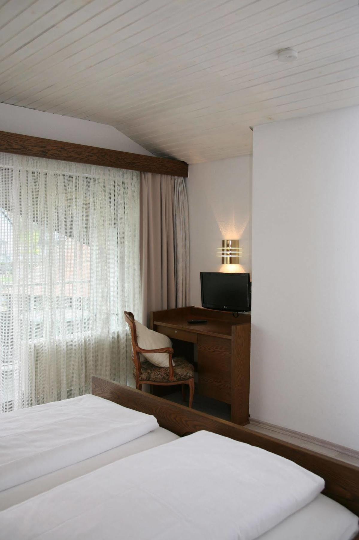 Ottenhofen im Schwarzwald Hotel Pflug מראה חיצוני תמונה